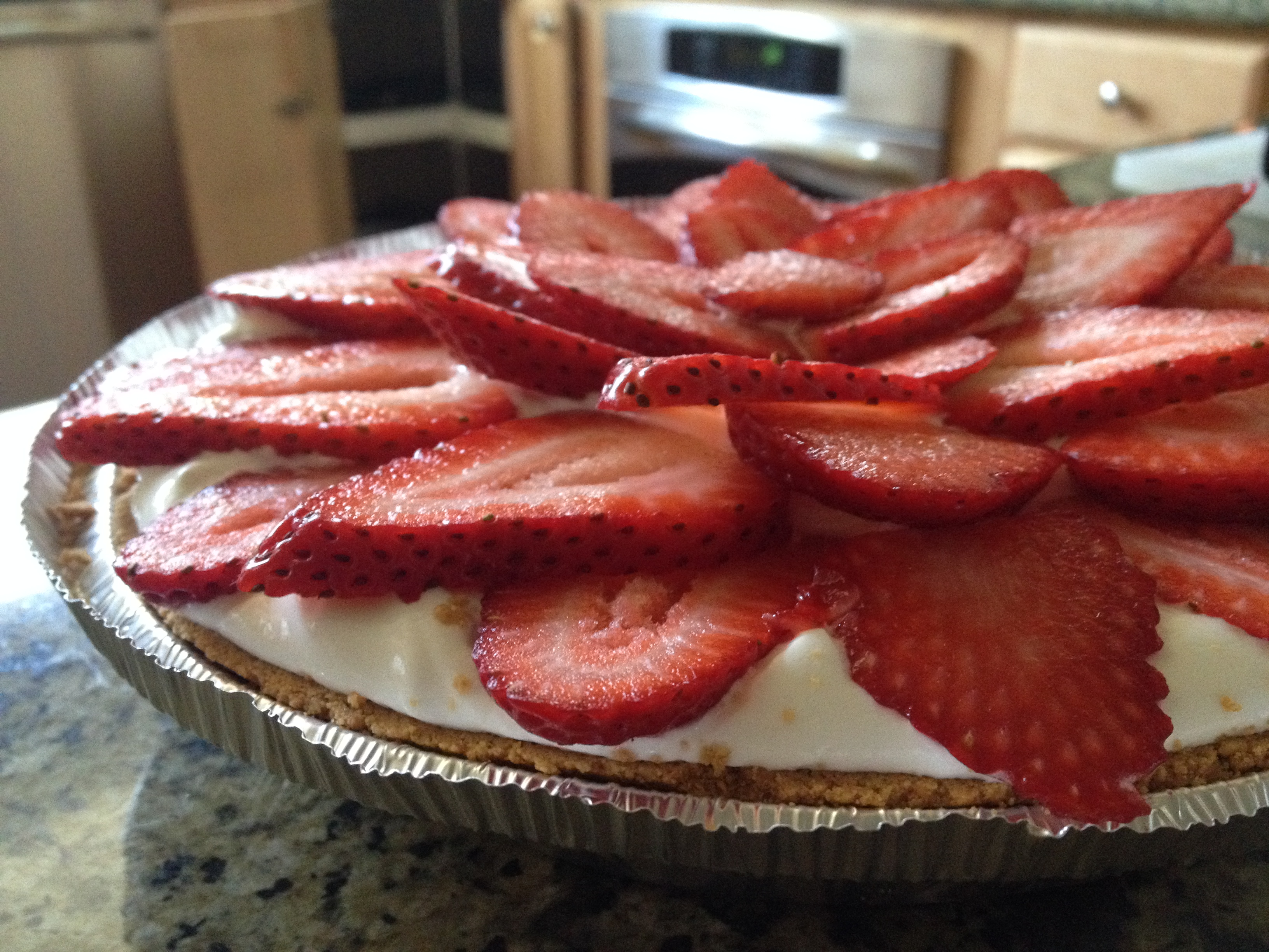 Finished Strawberry Frozen Yogurt Pie from side